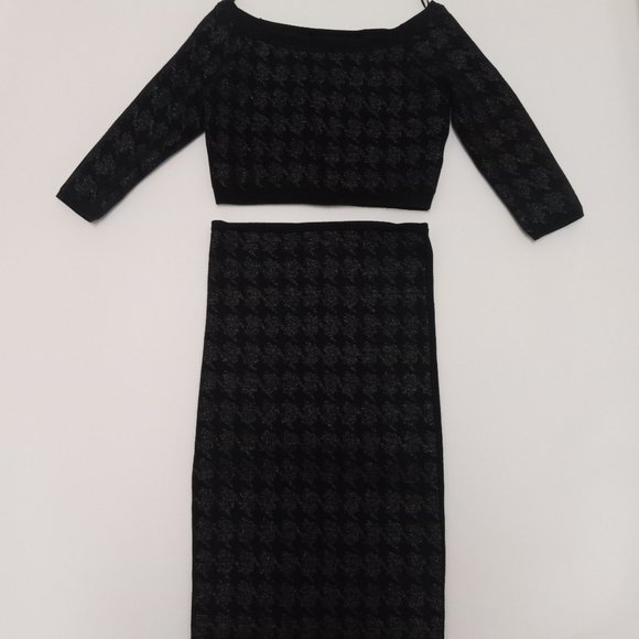 Guess by Marciano 2 Pieces outfit/ Black top and skirt - Picture 1 of 4